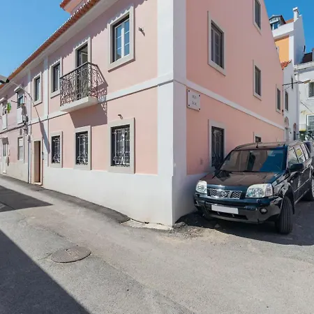 Tower Of Belem Premium A, B & C 아파트