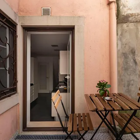 Tower Of Belem Premium A, B & C 아파트 *